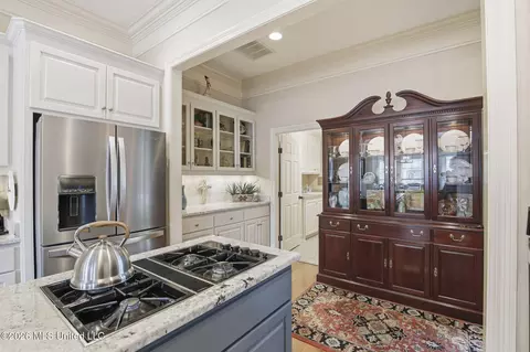 Kitchen - 563 Eastside Cv, Brandon, MS 39047 photo 6 of 6