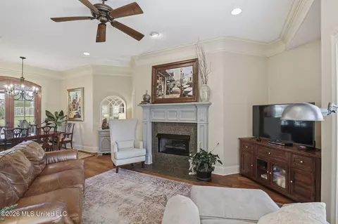 Living - 563 Eastside Cv, Brandon, MS 39047 photo 2 of 3