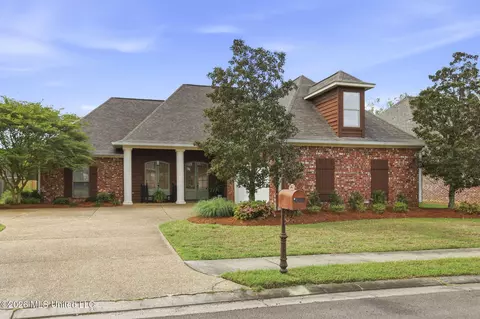 Exterior - 563 Eastside Cv, Brandon, MS 39047 photo 2 of 17