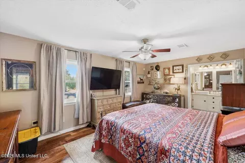 Bedroom - 215 Comstock Ln, Madison, MS 39110 photo 1 of 4