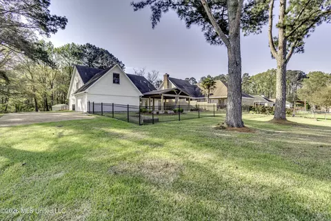 Exterior - 12 Eagles Pt, Brandon, MS 39047 photo 10 of 13