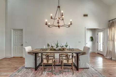 Dining - 12 Eagles Pt, Brandon, MS 39047 photo 3 of 5