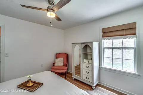 Bedroom - 12 Eagles Pt, Brandon, MS 39047 photo 7 of 11