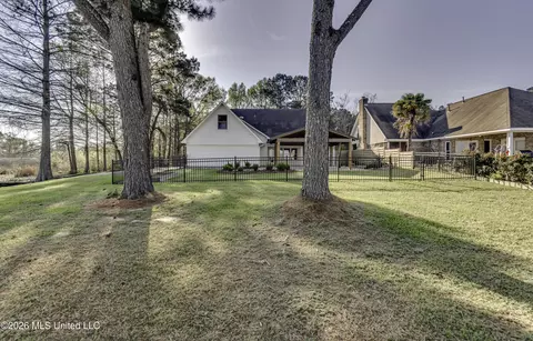 Exterior - 12 Eagles Pt, Brandon, MS 39047 photo 11 of 13