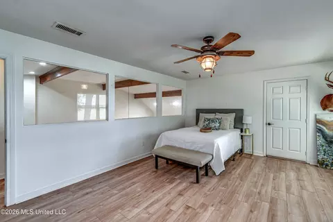 Bedroom - 12 Eagles Pt, Brandon, MS 39047 photo 9 of 11