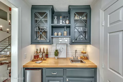 Kitchen - 12 Eagles Pt, Brandon, MS 39047 photo 1 of 6