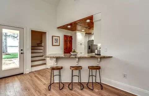 Kitchen - 12 Eagles Pt, Brandon, MS 39047 photo 3 of 6