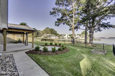Exterior - 12 Eagles Pt, Brandon, MS 39047 photo 4 of 13
