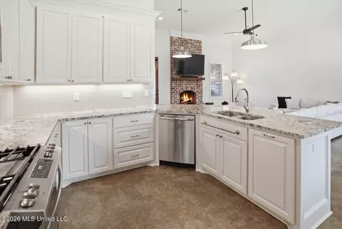 Kitchen - 607 Gloucester Way, Flowood, MS 39232 photo 1 of 3
