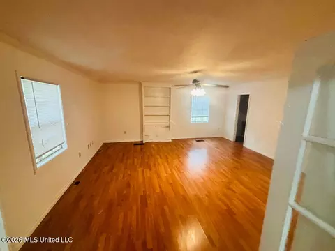 256 Iris Ave, Jackson, MS 39206 photo 4