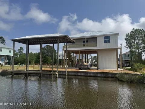 4033 Cardinal St, Bay Saint Louis, MS 39520