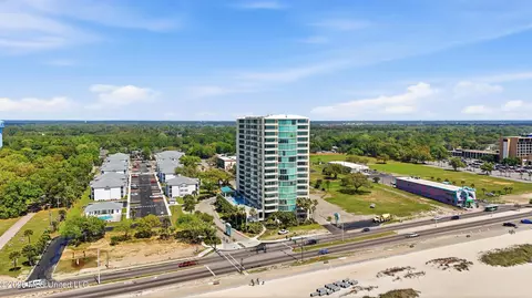 2060 Beach Blvd #204, Biloxi, MS 39531