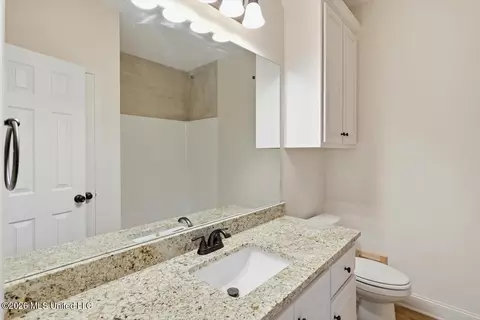 Bath - 407 E Hillsdale Dr, Jackson, MS 39209 photo 1 of 2