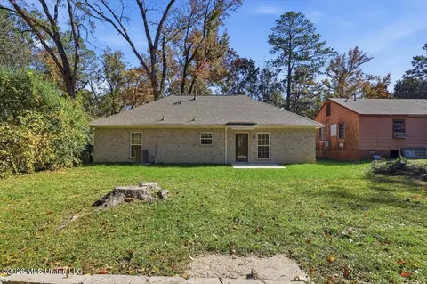 Exterior - 407 E Hillsdale Dr, Jackson, MS 39209 photo 5 of 5
