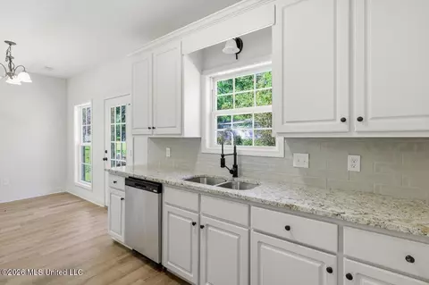 Other - 407 E Hillsdale Dr, Jackson, MS 39209 photo 3 of 8