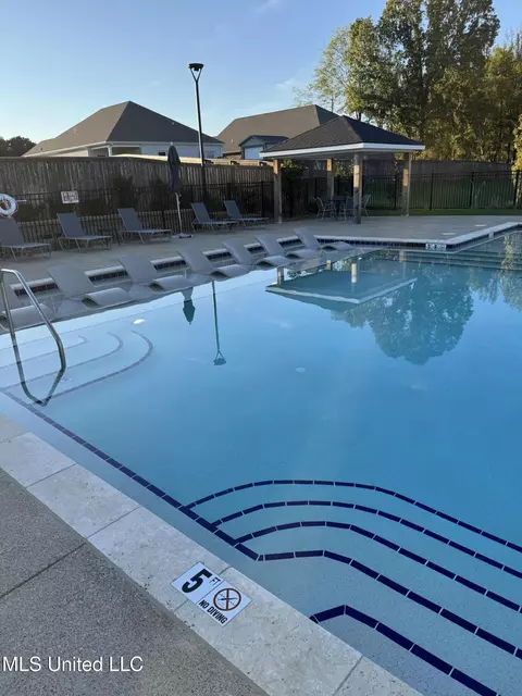 32 Spirit Dance Dr, Byhalia, MS 38611