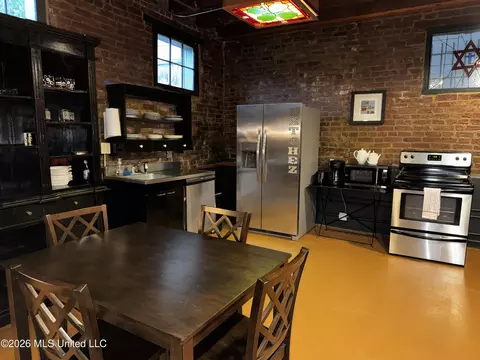 Kitchen - 303 N Commerce St, Natchez, MS 39120 photo 1 of 2