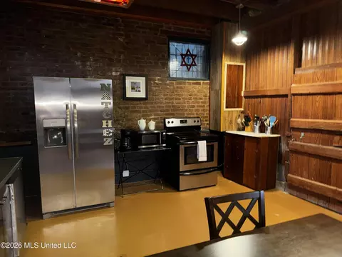 Kitchen - 303 N Commerce St, Natchez, MS 39120 photo 2 of 2
