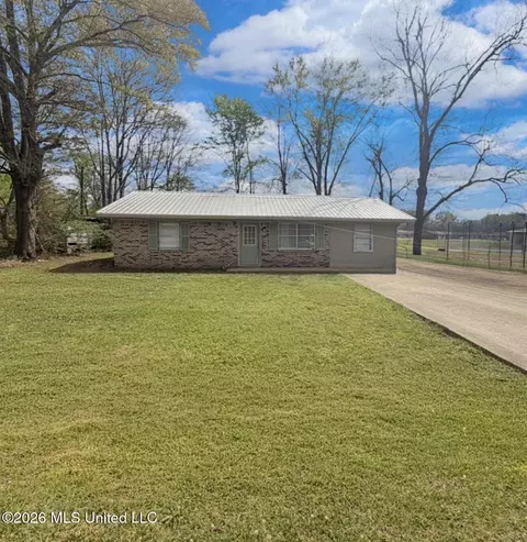 205 Summers St, Walnut Grove, MS 39189