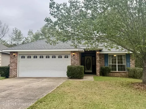 84118 Lola Dr, Diamondhead, MS 39525