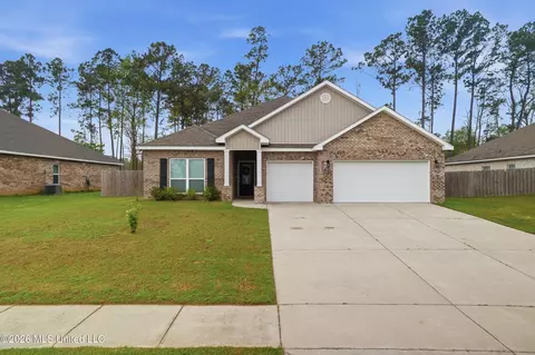 6001 Penni Ln, Ocean Springs, MS 39564