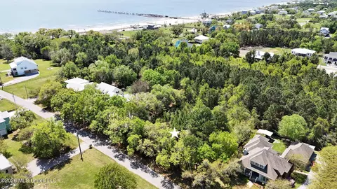 111 Mollere Dr, Waveland, MS 39576