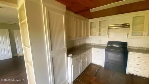 Entry Way - 102 Channel Ln, Madison, MS 39110 photo 1 of 2