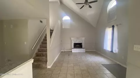Living - 115 Shadow Hill Dr, Madison, MS 39110 photo 1 of 1