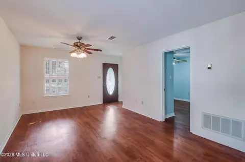 Living - 102 S Wright Ave, Long Beach, MS 39560 photo 3 of 5