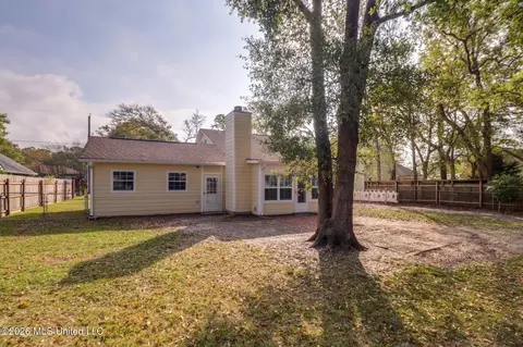 Exterior - 102 S Wright Ave, Long Beach, MS 39560 photo 4 of 4