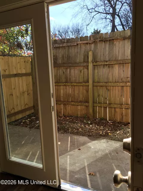 Exterior - 1050 Monroe St #ABCD, Jackson, MS 39202 photo 2 of 2