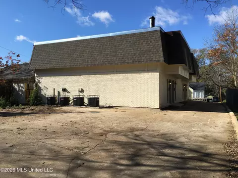 Exterior - 1050 Monroe St #ABCD, Jackson, MS 39202 photo 1 of 2