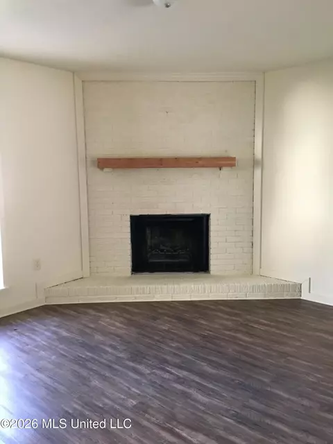 Living - 1050 Monroe St #ABCD, Jackson, MS 39202 photo 2 of 5