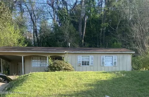 301 Meadowvale Dr, Vicksburg, MS 39183