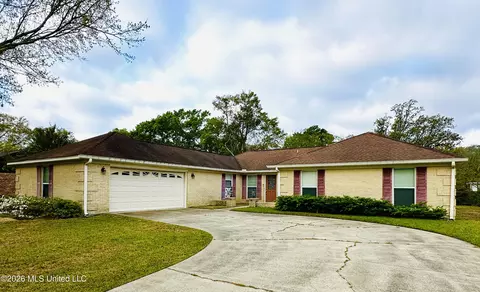 901 Sunfish St, Pascagoula, MS 39581