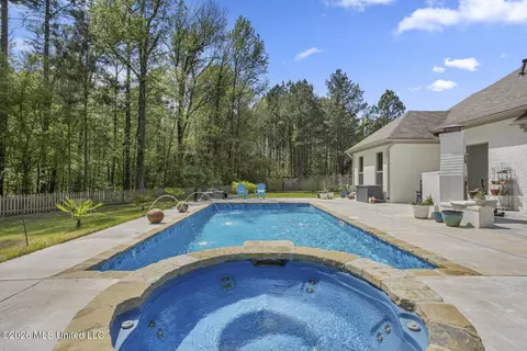 Exterior - 711 S Chickasaw Dr, Flowood, MS 39232 photo 6 of 15