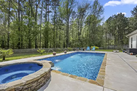 Exterior - 711 S Chickasaw Dr, Flowood, MS 39232 photo 5 of 15