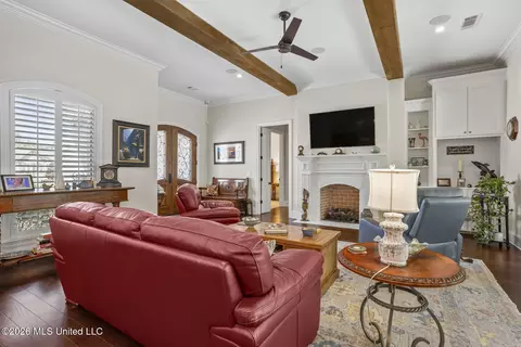 Living - 711 S Chickasaw Dr, Flowood, MS 39232 photo 4 of 4