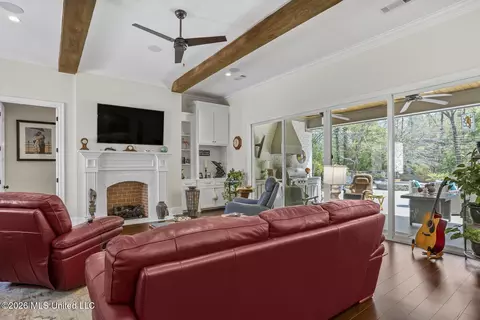 Living - 711 S Chickasaw Dr, Flowood, MS 39232 photo 3 of 4