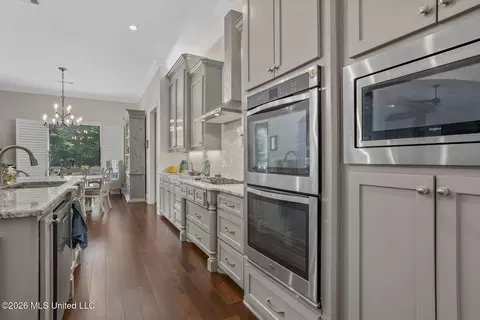 Kitchen - 711 S Chickasaw Dr, Flowood, MS 39232 photo 3 of 7