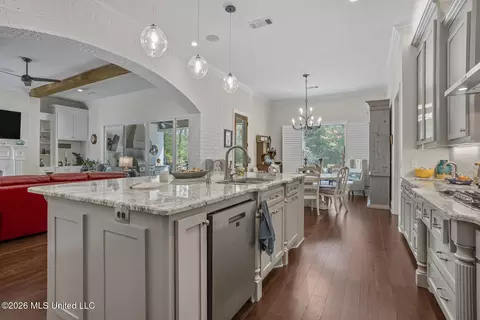 Kitchen - 711 S Chickasaw Dr, Flowood, MS 39232 photo 4 of 7