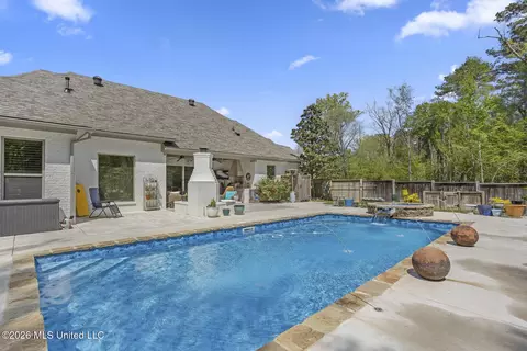 Exterior - 711 S Chickasaw Dr, Flowood, MS 39232 photo 11 of 15