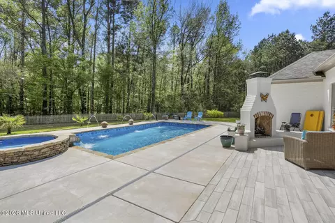 Exterior - 711 S Chickasaw Dr, Flowood, MS 39232 photo 4 of 15