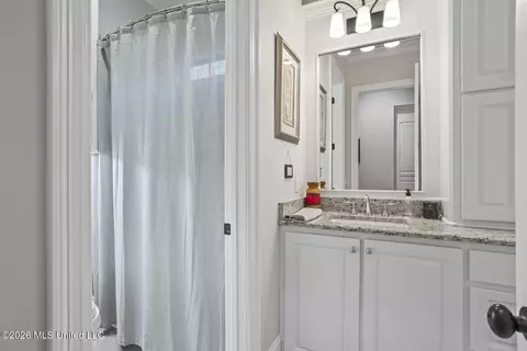 Bath - 711 S Chickasaw Dr, Flowood, MS 39232 photo 3 of 5