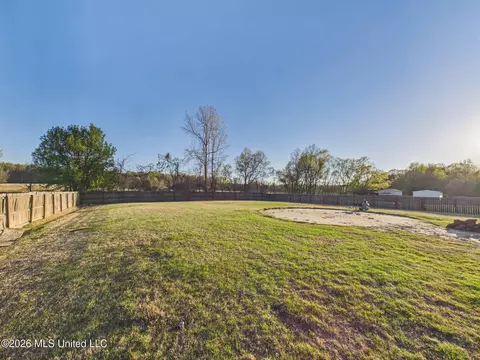 Exterior - 3337 Pecan Estates Dr, Hernando, MS 38632 photo 3 of 4