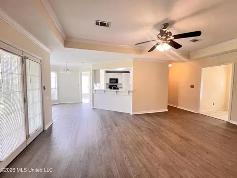 Living - 113 Fox Run, Mccomb, MS 39648 photo 2 of 4