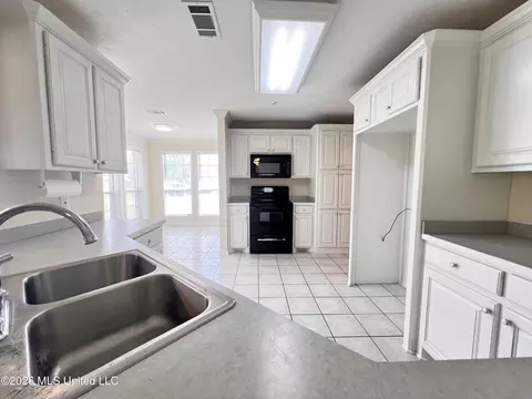 Kitchen - 113 Fox Run, Mccomb, MS 39648 photo 1 of 4