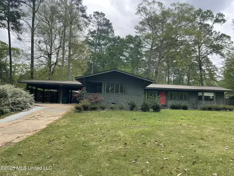107 Woodland Hill Dr, Brookhaven, MS 39601