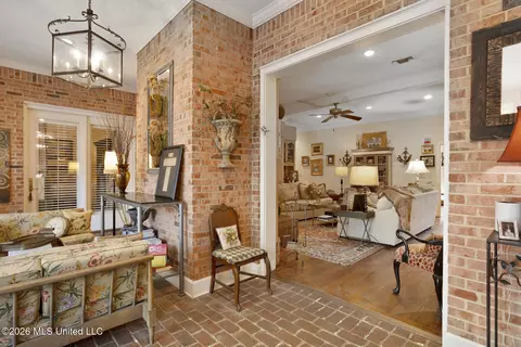 Entry Way - 5111 Canton Heights Dr, Jackson, MS 39211 photo 2 of 2