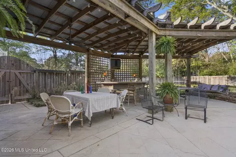 Exterior - 5111 Canton Heights Dr, Jackson, MS 39211 photo 11 of 21